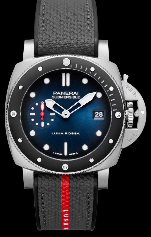 Officine Panerai Submersible Luna Rossa