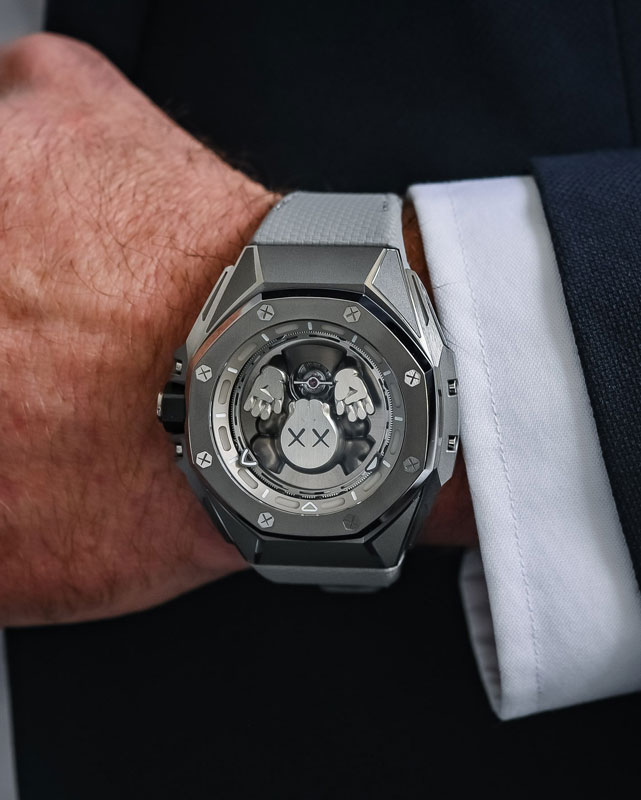 KAWS-x-Audemars-Piguet-Royal-Oak-Concept-Tourbillon-Companion-Artistic-Collaboration-26656TI-review-1