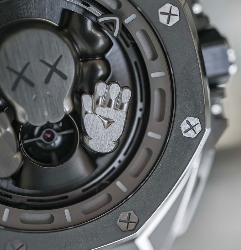 KAWS-x-Audemars-Piguet-Royal-Oak-Concept-Tourbillon-Companion-Artistic-Collaboration-26656TI-review-13