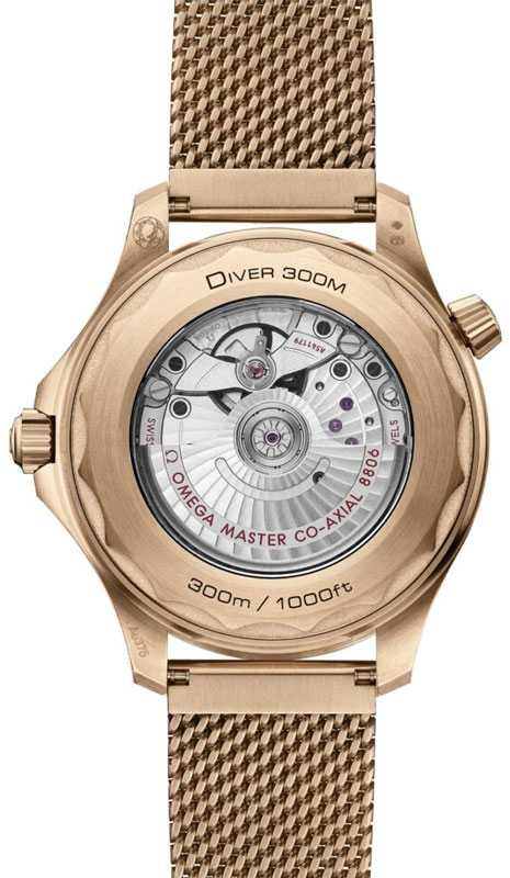 210.90.42.20.01.003_SE_Packshot_Back_RGB-683x1024