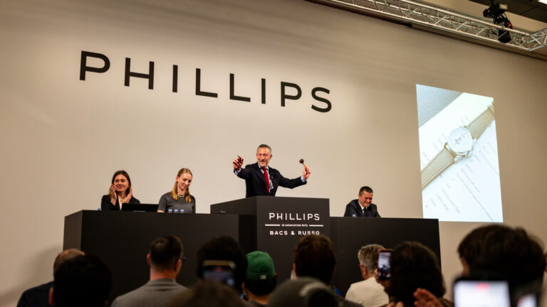 (Русский) Стальные Patek Philippe Ref.1518 проданы за CHF 14,190,000